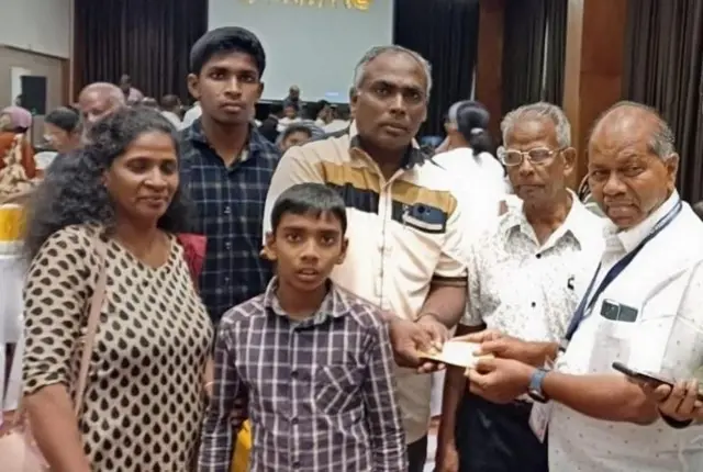 రంజిత్ నుంచి డబ్బులు పొందుతున్న సుబ్రమణ్యం-ఎలువాయి దంపతుల కుటుంబం