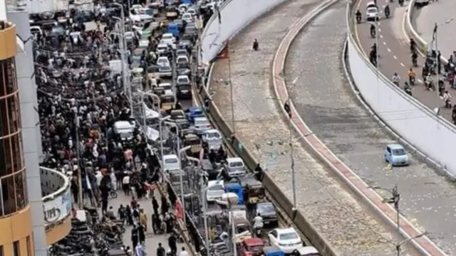 کراچی میں میگا سٹور کا افتتاح