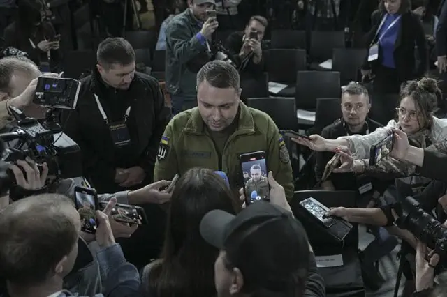 Курило Буданов серед журналістів