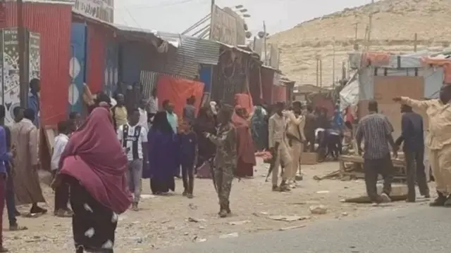 Dagaalka laascaanood waxaa ku barakacay shacab badan