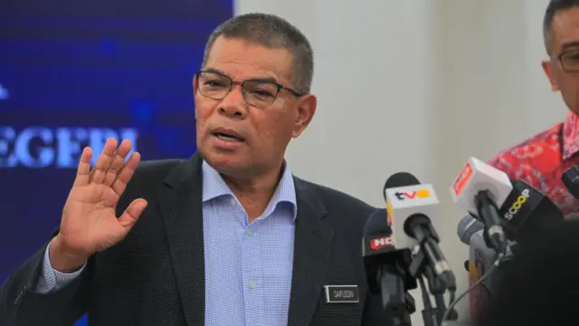 মালয়েশিয়ার স্বরাষ্ট্রমন্ত্রী সাইফুদ্দিন নাসুশন বিন ইসমাইল