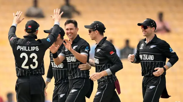 ম্যাচের প্রথম বলে লিটন দাসকে ফেরানোর পর কিউই ক্রিকেটারদের উল্লাস