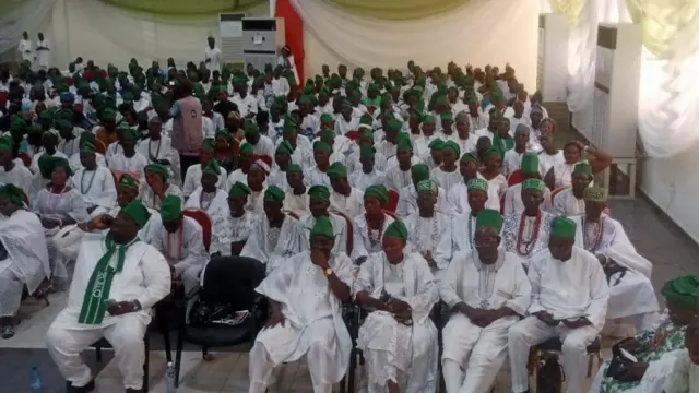 Aworan awọn agbẹ nibi apero naa