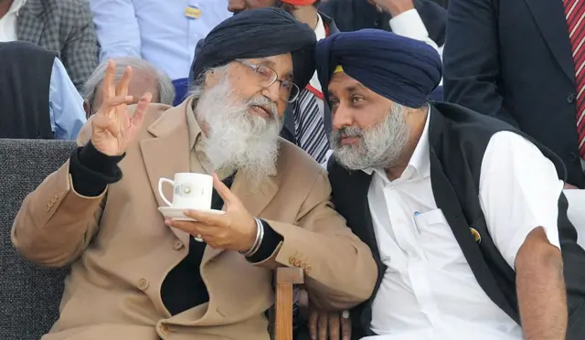 ਪ੍ਰਕਾਸ਼ ਸਿੰਘ ਬਾਦਲ ਤੇ ਸੁਖਬੀਰ ਸਿੰਘ ਬਾਦਲ