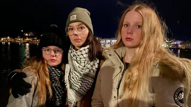 ሁልዳ ምስ ክልተ ደቃ