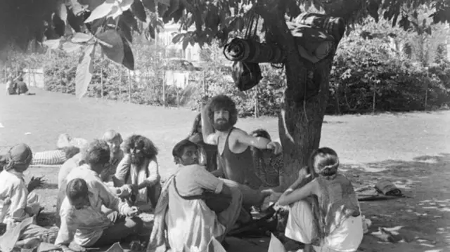 హిప్పీల ప్రయాణం