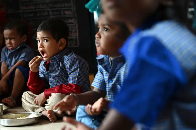 மாணவர் சேர்க்கை நிகழாத பள்ளிகளில் சுமார் 72 சதவீதம் சுயநிதிப் பள்ளிகள் எனக் கூறப்பட்டுள்ளது. 