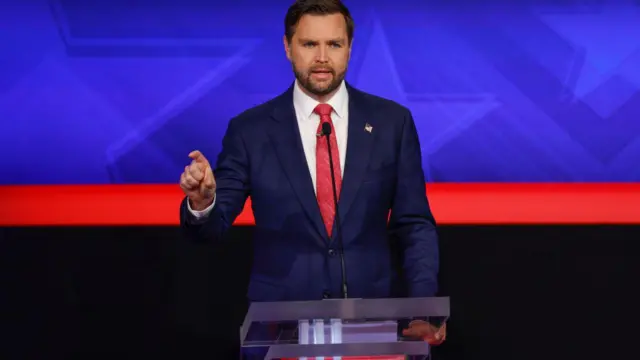 জেডি ভান্সের বেড়ে ওঠা এবং তার ব্যক্তিত্ব শ্রমজীবী ভোটারদের আকৃষ্ট করতে পারে ভেবেই তাকে ভাইস প্রেসিডেন্ট পদের জন্য বাছা হয়েছে বলে মনে করা হয়।