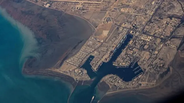 स्ट्रेट अफ होर्मुजमा रहेको बन्दरगाह 