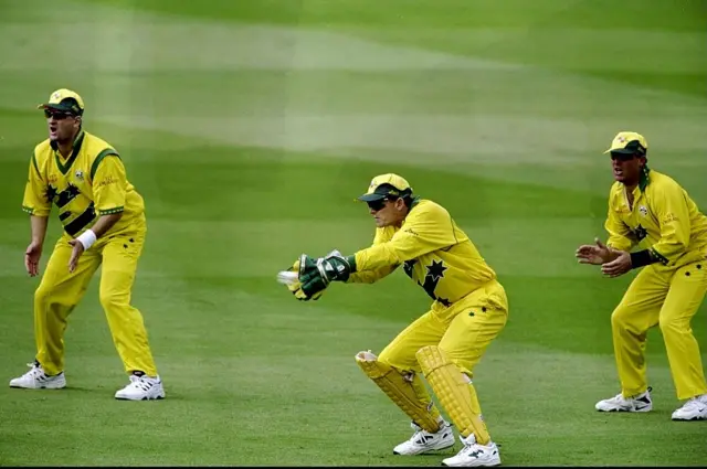 ஆடம் கில்கிறிஸ்ட்