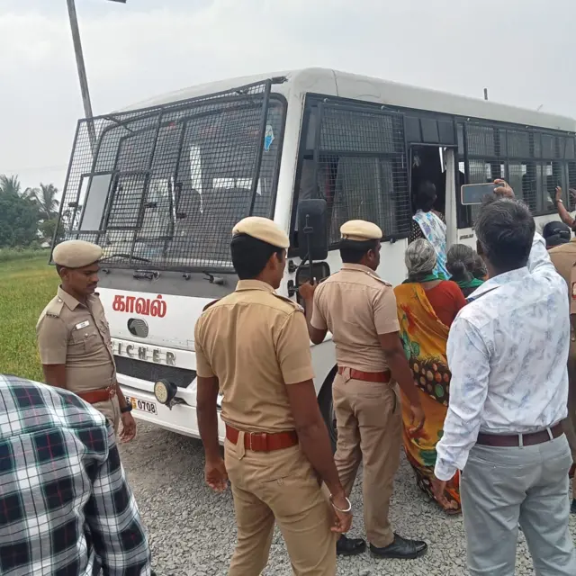 அதிகாரிகள் நடத்திய பேச்சுவார்த்தையில் முடிவு எட்டப்படாததால் டிசம்பர் 14 அன்று திருவண்ணாமலையில் ஆர்ப்பாட்டம் நடத்த உள்ளதாக, உழவர் உரிமை இயக்கத்தினர் அறிவித்தனர்.