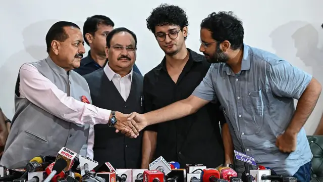 कॉकरोच जनता पार्टी