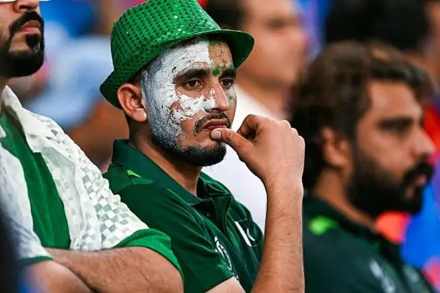 فائنل میں کئی نشیب و فراز آئے لیکن اخیر میں پاکستانی فینز کی مایوسی ظاہر تھی