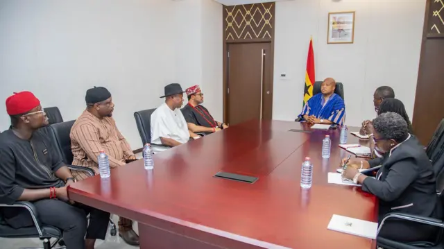 nzuko n'etiti Eze Ndi Igbo na Gana ha na Minista na-ahu maka ihe gbasar mbe ofesi na Gana