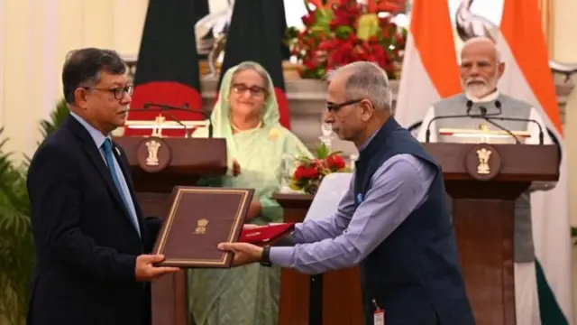 வங்கதேசத்தில் இந்தியாவின் பெரும் முதலீடுகள் என்னவாகும்?  - அகதிகள் எண்ணிக்கை அதிகரிக்குமா?