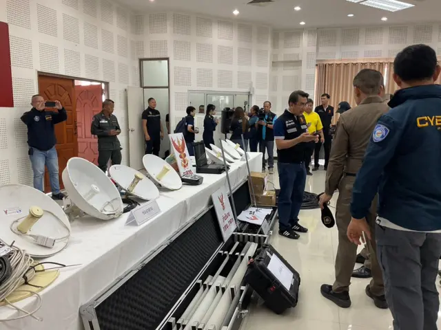 မြေအောက် ကေဘယ်ကြိုးတွေနဲ့ ရွှေကုက္ကိုမြို့သစ်ထဲက ကျားဖြန့်လုပ်ငန်းတွေကို အင်တာနက်ပေးနေတဲ့ ဆက်သွယ်ရေးစက်တွေကို ဖြီုဖျက် သိမ်းဆည်းခဲ့