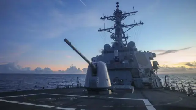 Tàu khu trục tên lửa USS Benfold của Mỹ