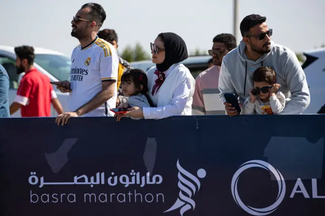 ساعدت النساء بالتحضيرات اللوجيستية للماراثون 