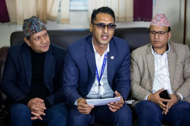 सन्दीप लामिछानेको मुद्दामा अदालतले तोकेको मुद्दाबारे जानकारी दिँदै काठमाण्डू जिल्ला अदालतका चन्द्रप्रसाद पन्थी