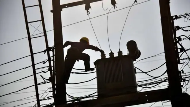 এ নিয়ে গত দেড় দশকে বিদ্যুতের দাম দশ বারেও বেশি বাড়ানো হলো