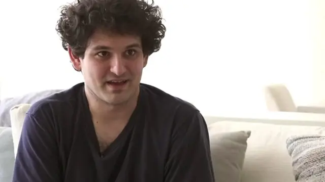 เขาให้สัมภาษณ์บีบีซีที่รีสอร์ทหรูในบาฮามาส