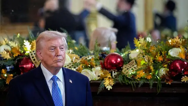 El presidente de Estados Unidos, Donald Trump, durante una recepción de Hanukkah en el Salón Este de la Casa Blanca en Washington, D. C., EE. UU., el martes 16 de diciembre de 2025. Trump anunció que ordenaría un bloqueo de los petroleros sancionados que entran y salen de Venezuela.