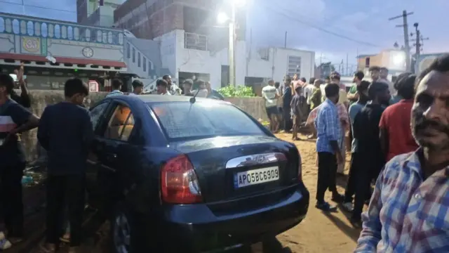 పిల్లలు చనిపోయిన కారు