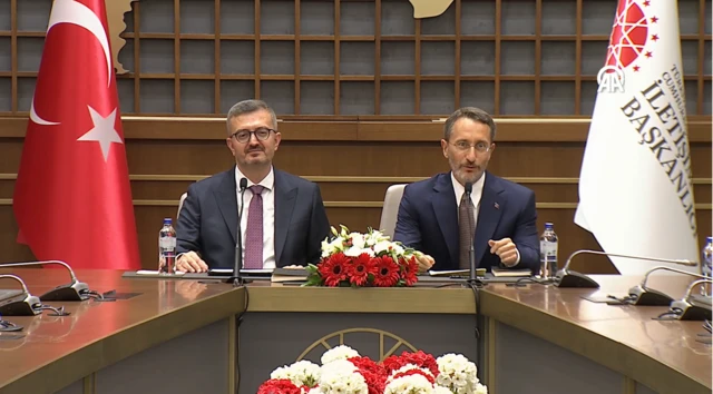 Burhanettin Duran ve Fahrettin Altun devir teslim töreninde 