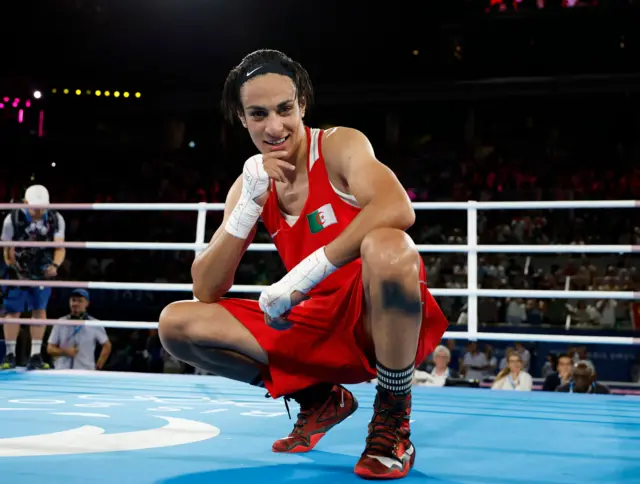 켈리프는 이날 프랑스 파리 스타드 롤랑 가로스에서 수천 명의 알제리 팬들 앞에서 승리를 거뒀다