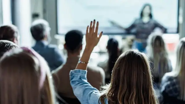 મહિલાની પ્રતિકાત્મક તસવીર 