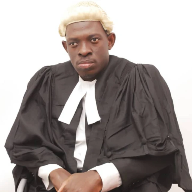 Esinkuma Allagoa for im lawyer cloth