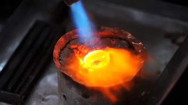 भट्टीतलं सोनं