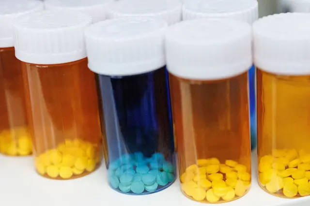 پخپله افغانستان هم ځینې دارو درمل تولیدوي چې یو شمېر خلک یې له کیفیته راضي برېښي. 