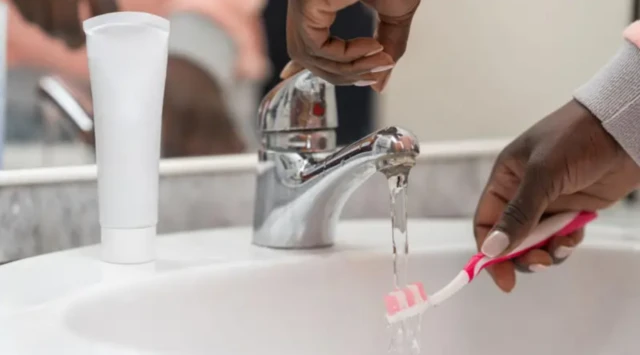 ਟੁੱਥਬ੍ਰਸ਼