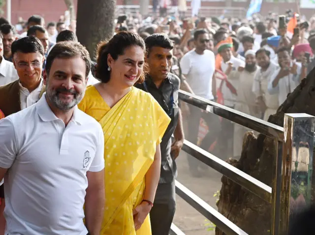 ভোট গণনার দিন বিকেলে বোন প্রিয়াঙ্কাকে সঙ্গে নিয়ে কংগ্রেস দফতরে রাহুল গান্ধী 