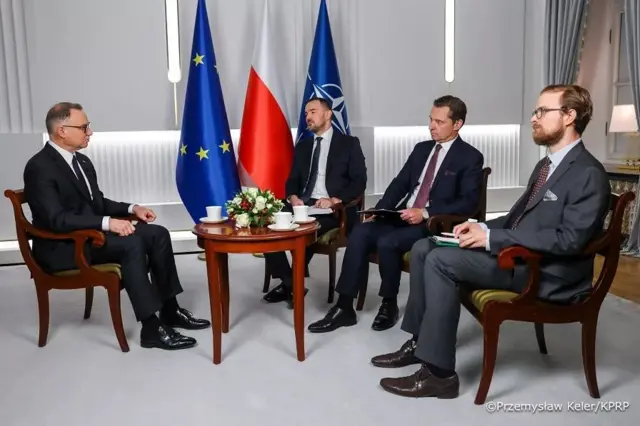 Президент Дуда дає інтервʼю польським журналістам