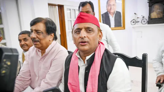 अखिलेश यादव