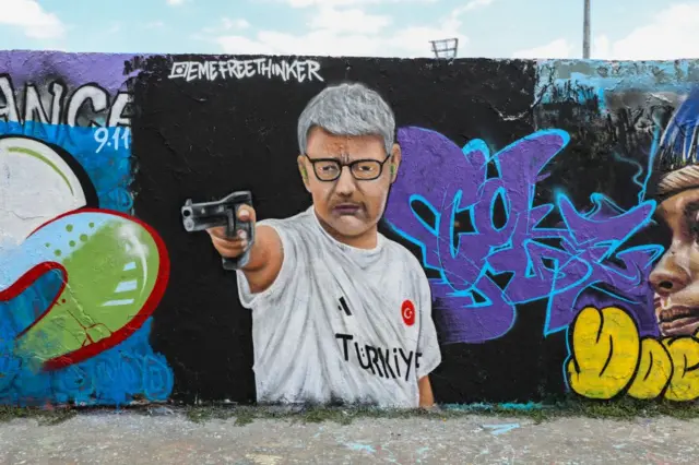 Yusuf dikeç'i gösteren bir graffiti.