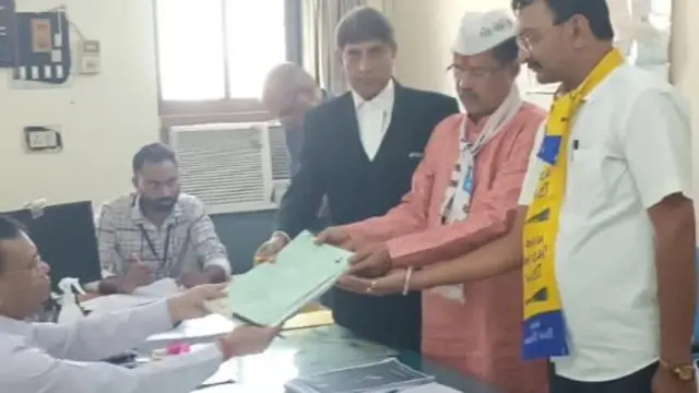 કંચન જરીવાલાએ આમ આદમી પાર્ટીની ટિકિટ પર સુરત (પૂર્વ) બેઠક પર ઉમેદવારી નોંધાવી હતી