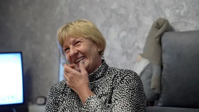 Lyubov arimo kumwenyura