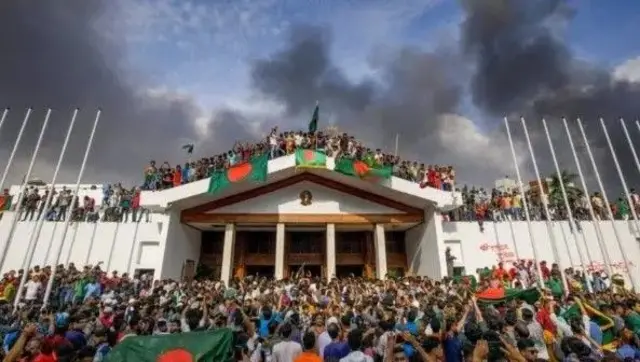 بنگلہ دیش میں سیخ حسینہ کو اس وقت ملک چھوڑنا پڑا جب عوام نے ان کے خلاف بغاوت کر دی