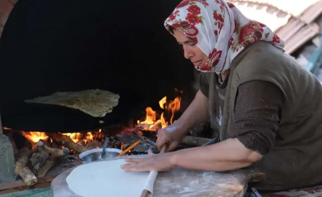 De nombreuses parties de l'itinéraire suivent d'anciennes routes et sentiers lyciens menant à des villages de montagne isolés