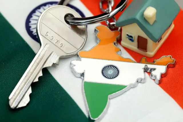 અન્ય દેશોની તુલનામાં ભારતનો ફ્લોર સ્પેસ ઇન્ડેક્સ ખૂબ ઓછો છે જેના કારણે દેશમાં ઘર મોંઘા છે.