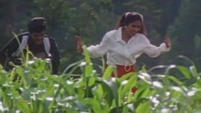 இன்று பிறந்த நாள் காணும் பின்னணி பாடகர்கள் உன்னி கிருஷ்ணன் மற்றும் அனுராதா ஸ்ரீராம்