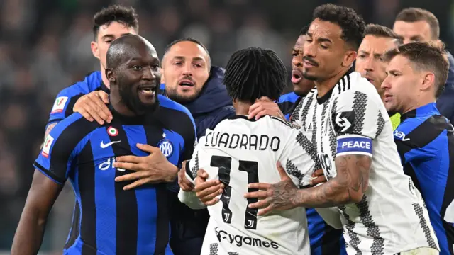 Abakinyi ba Juventus n'aba Inter Milan mu bisa no gukozanyako