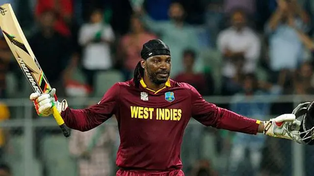 वेस्टइंडीज़ के क्रिस गेल ने आईपीएल का सबसे बड़ा शतक जड़ा है