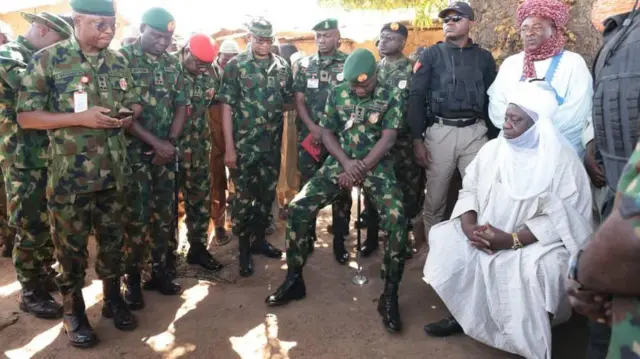 Aworan ọga ileeṣẹ ologun