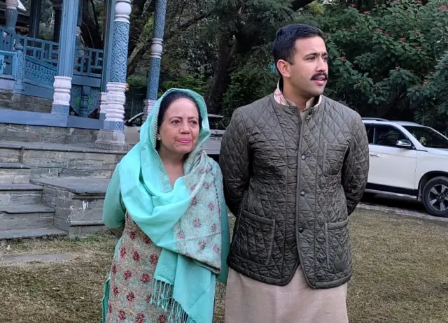 प्रतिभा सिंह के साथ विक्रमादित्य सिंह