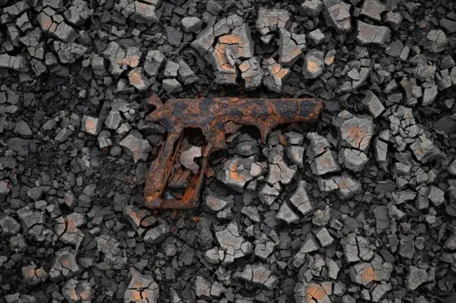 Waduk Woodhead, Inggris, mengering.