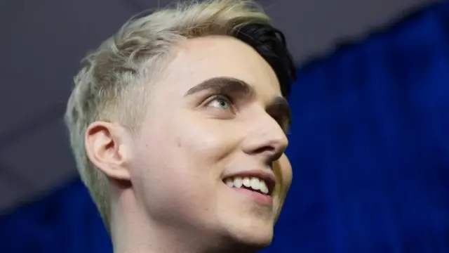 Виконавець MELOVIN